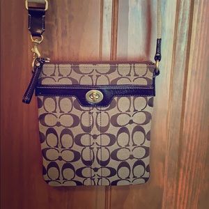 Crossbody Signature coach purse